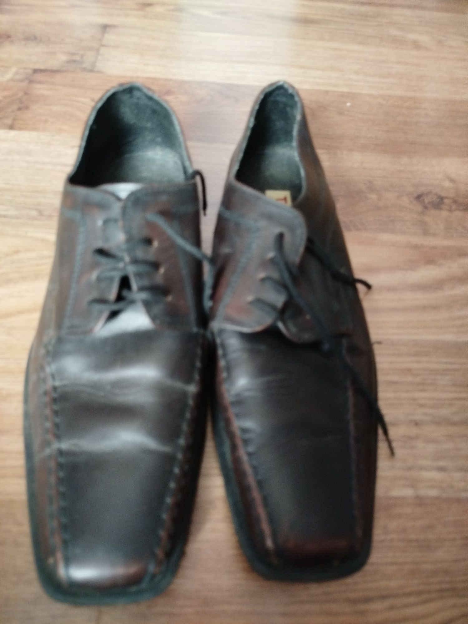 Buty młodzieżowe