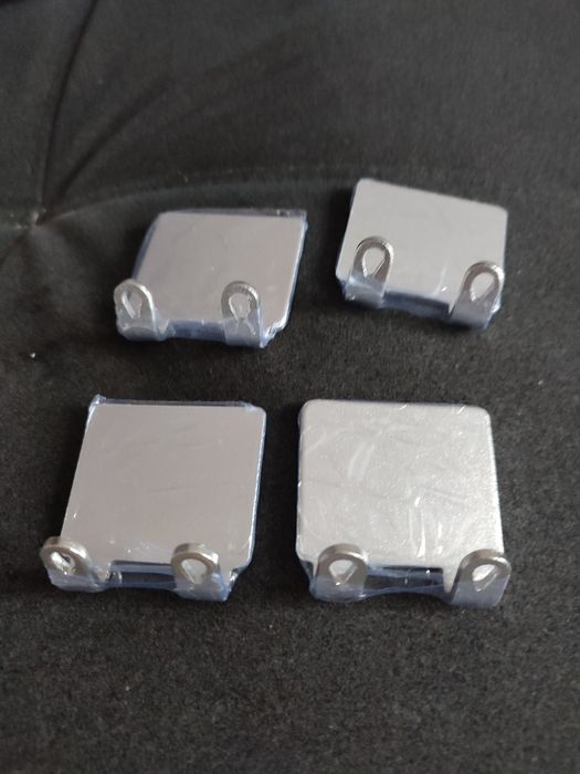 Uchwyty wieszaki łazienkowe golarka szczotka