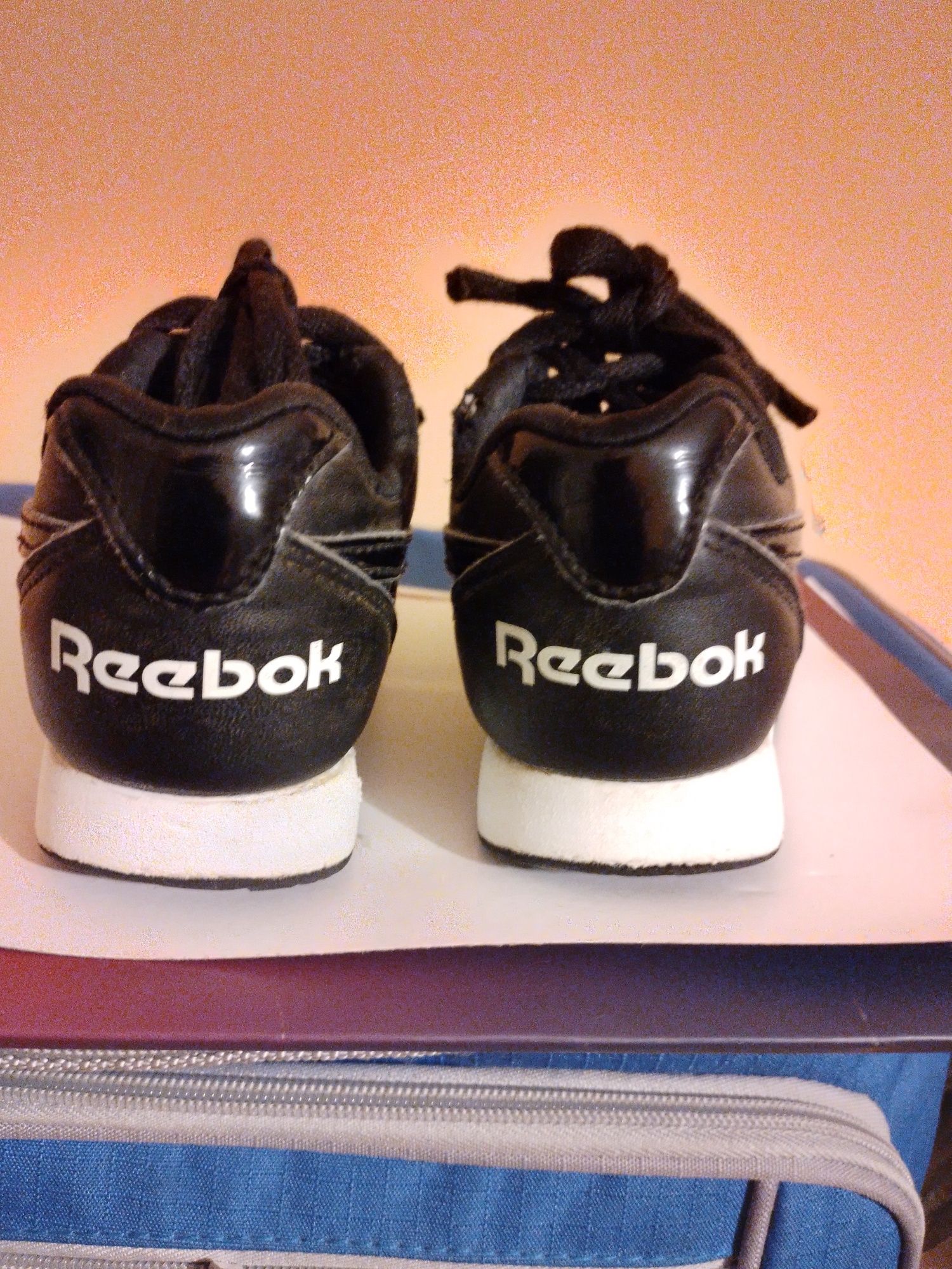 Dziewczęce adidasy Reebok  27,5-28