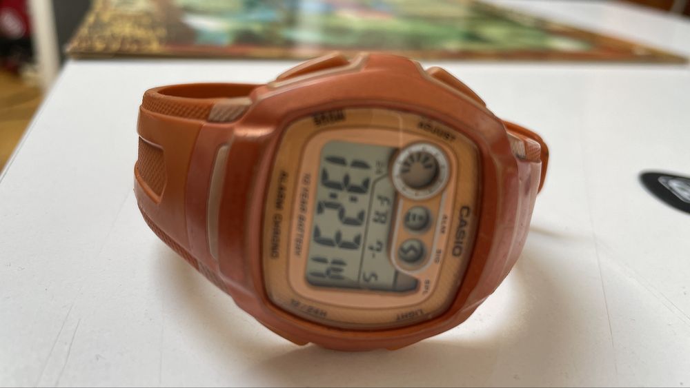 Zegarek damski dziecięcy Casio W-210 elektroniczny.