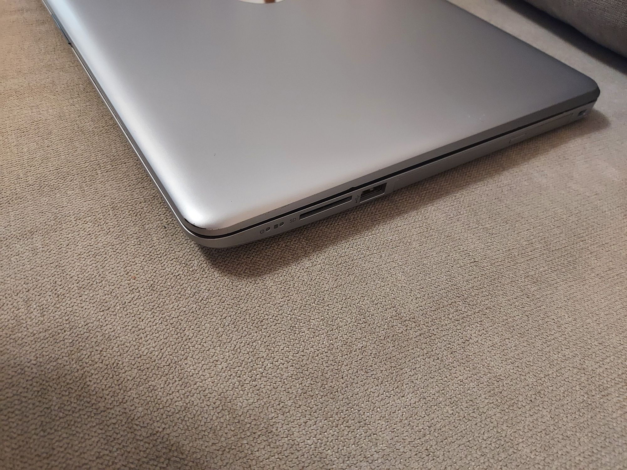 HP 250 G6 i7 7500, 8GB DDR4, 256Gb SSD, 15,6"

Otarcia na górnej obudo
