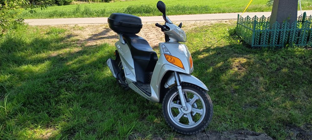 Sonic(Licencja Honda ) YH125T. 10KM. 2008r. Niski przebieg 5400 km