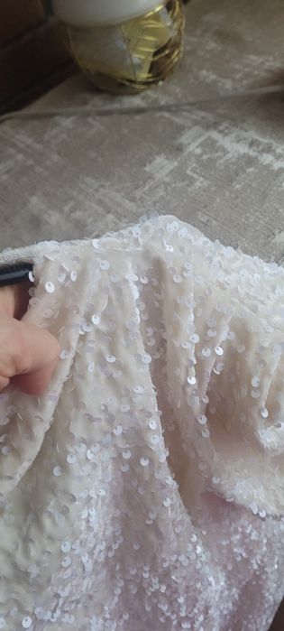 Sukienka kremowa cekinowa