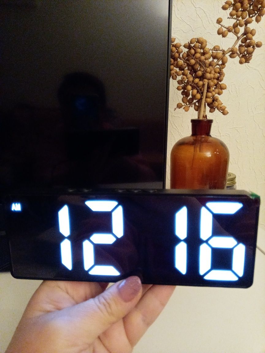 Led годинник + термометр чорні та білі