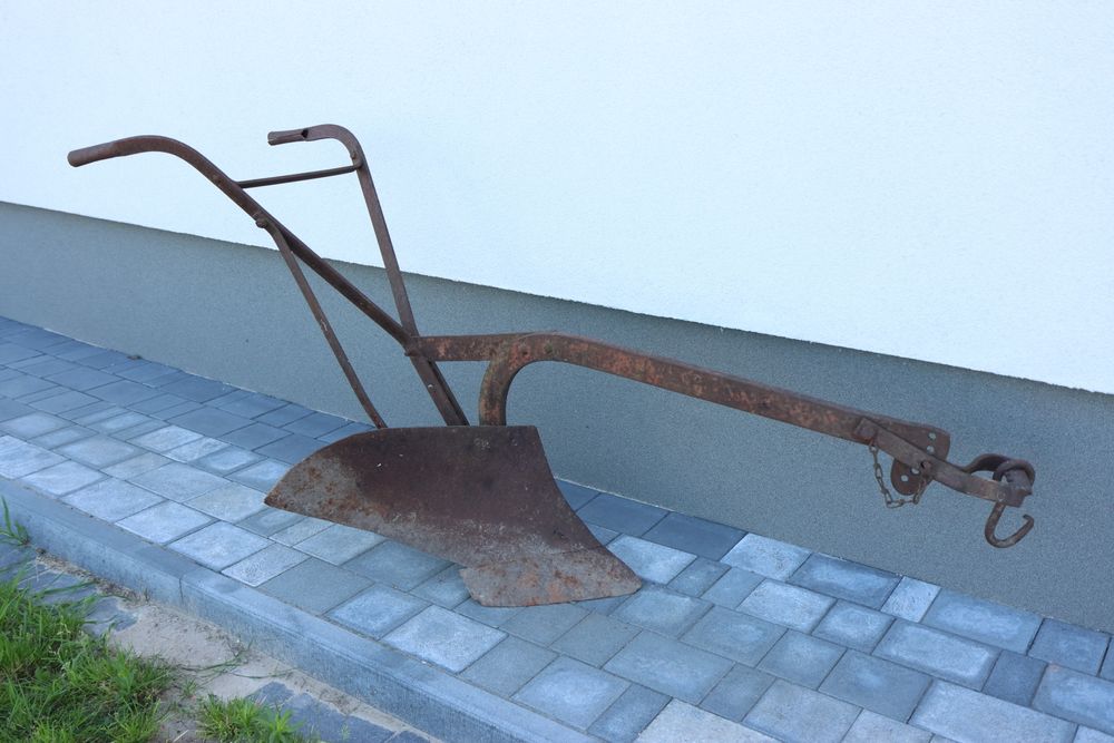 Zabytkowy pług konny redło lata 60