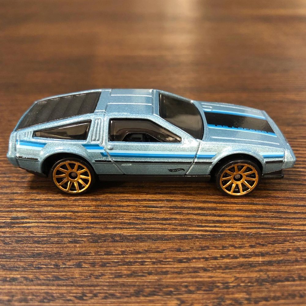 Hot Wheels '81 DeLorean DMC-12