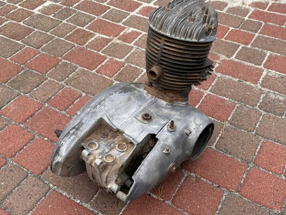 Продам оригінальний двигун на мотоцикл  Иж 350,49