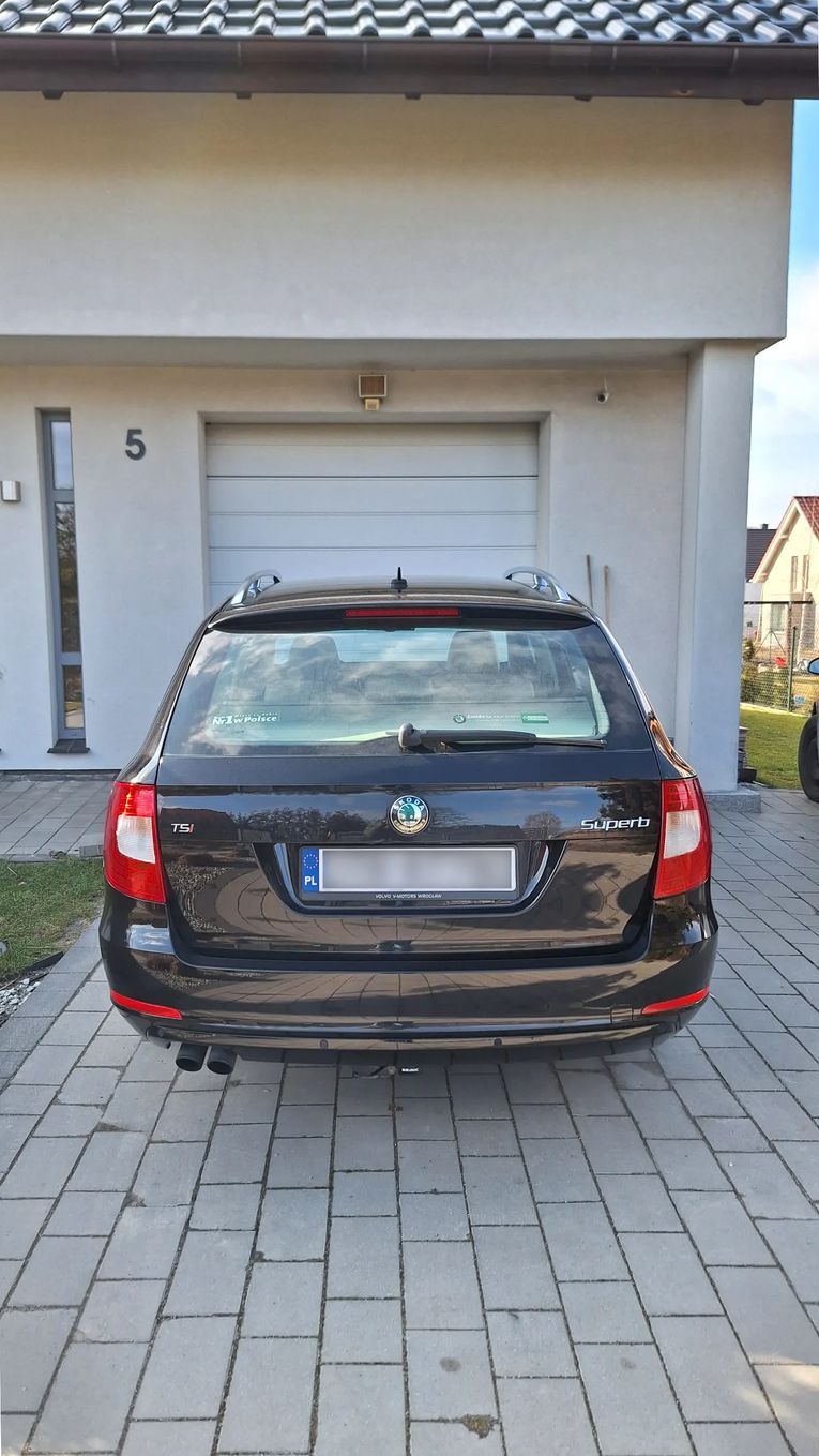 Skoda Superb Skoda Superb II Kombi 1.8 benzyna, 2010 r. 160KM, hak, zadbane