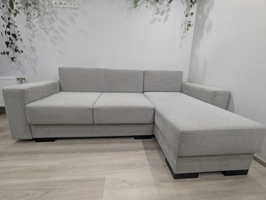 Диван,великий,в чудовому стані