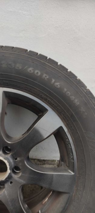 Felgi z oponami zimowymi