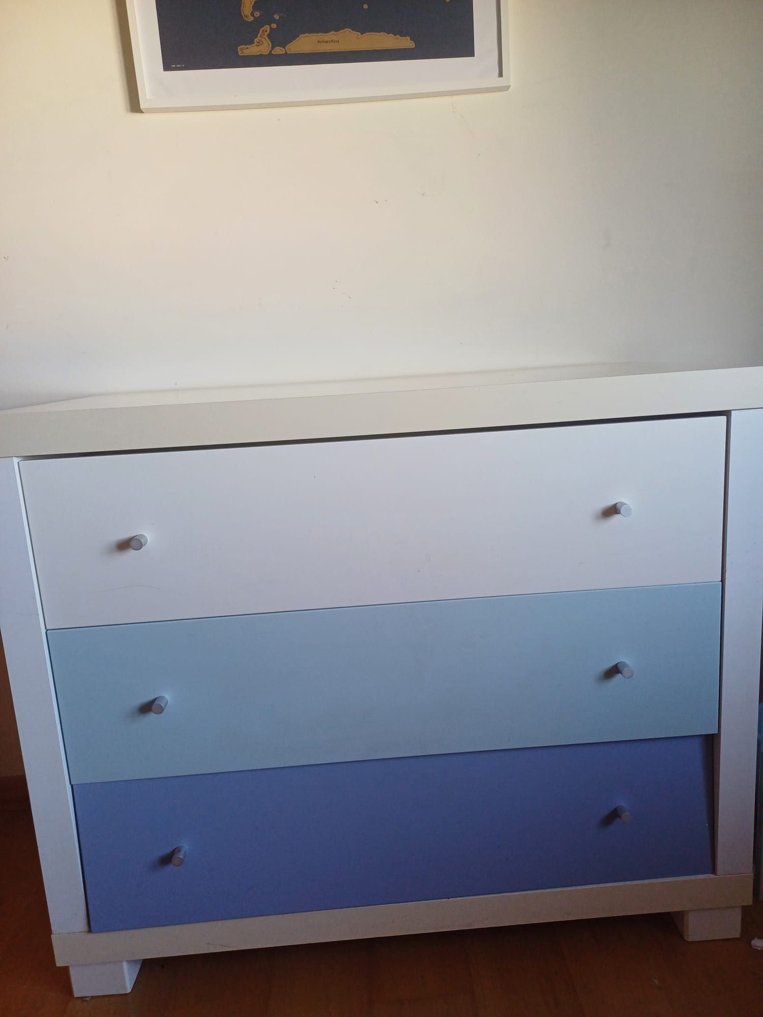 Estrutura cama com gavetão + colchão 185× 90 cm+ mesa cabeceira+cómoda