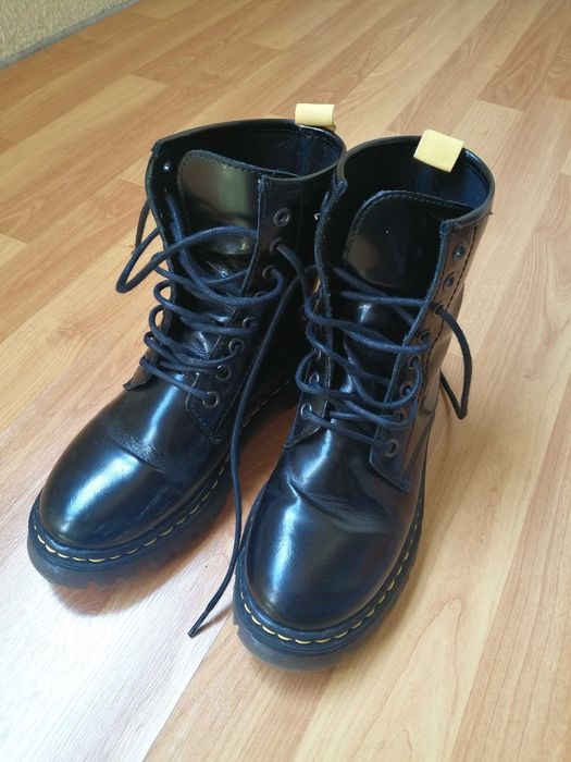 Botas pretas - 36 - Novas