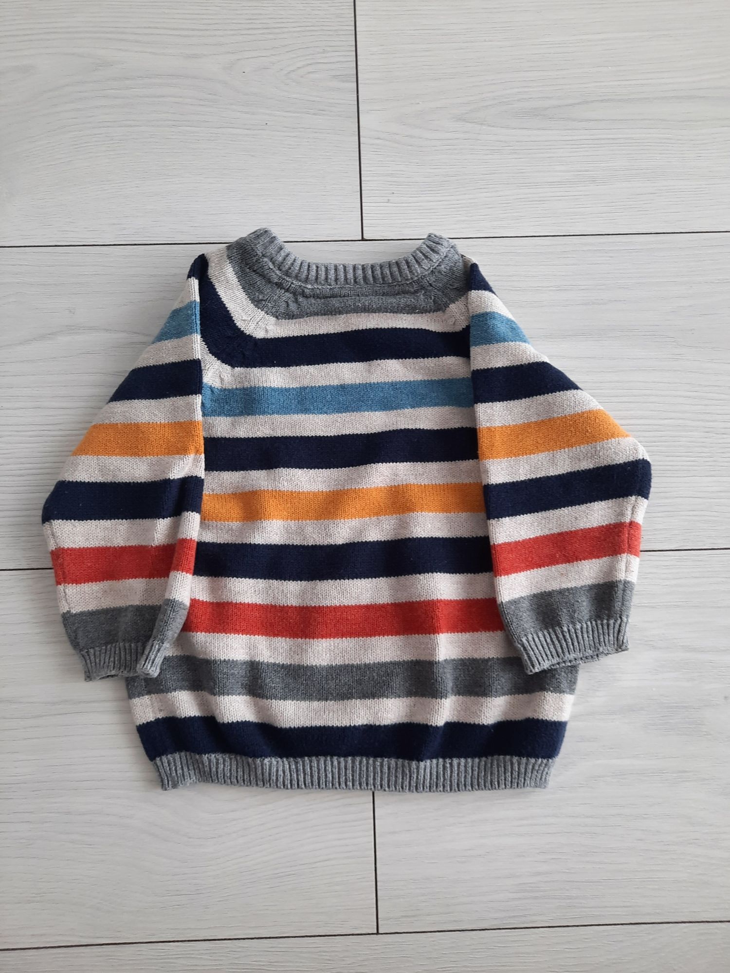 Sweterek chłopięcy r.68 H&M