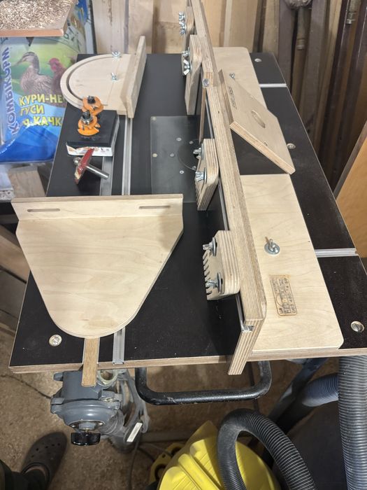 Продам фрезерний станок