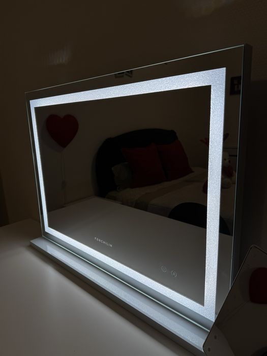 Vendo espelho de maquiagem com Led