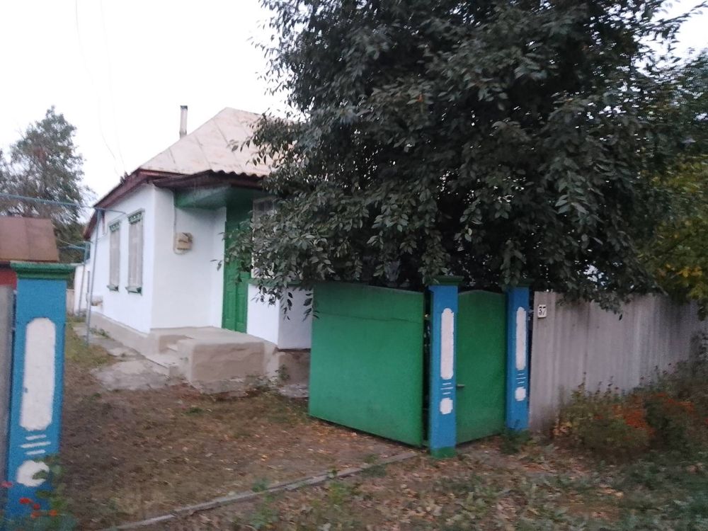 Дом с усадьбой / Будинок з усадьбою