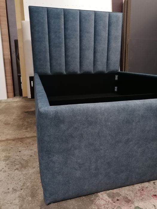 Łóżko tapicerowane na wymiar sypialnia nóżki stelaż panele producent