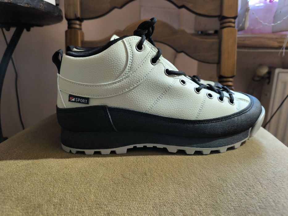 Новые осенние ботинки стелька 28 см