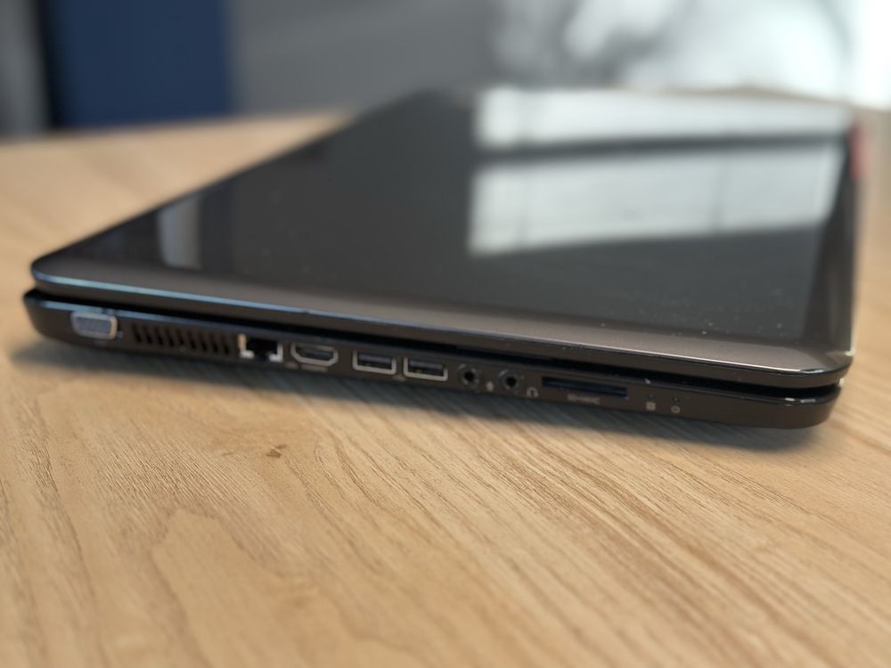 HP Pavilion G7 4 GB RAM, AMD E2-3000M