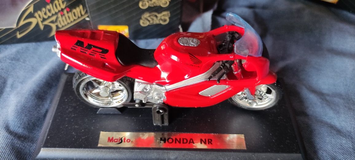 Miniaturas Moto Maisto