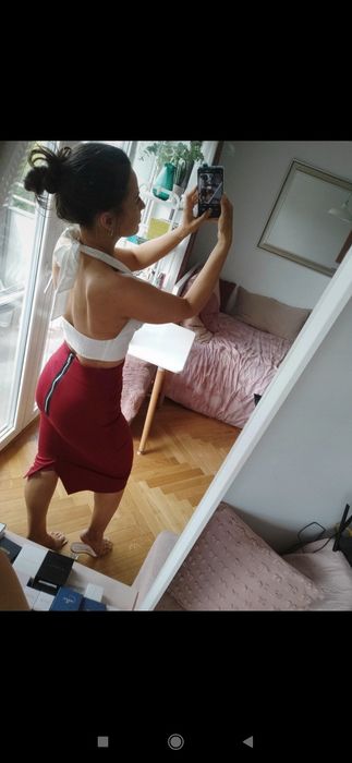 Burgundowa spódnica midi