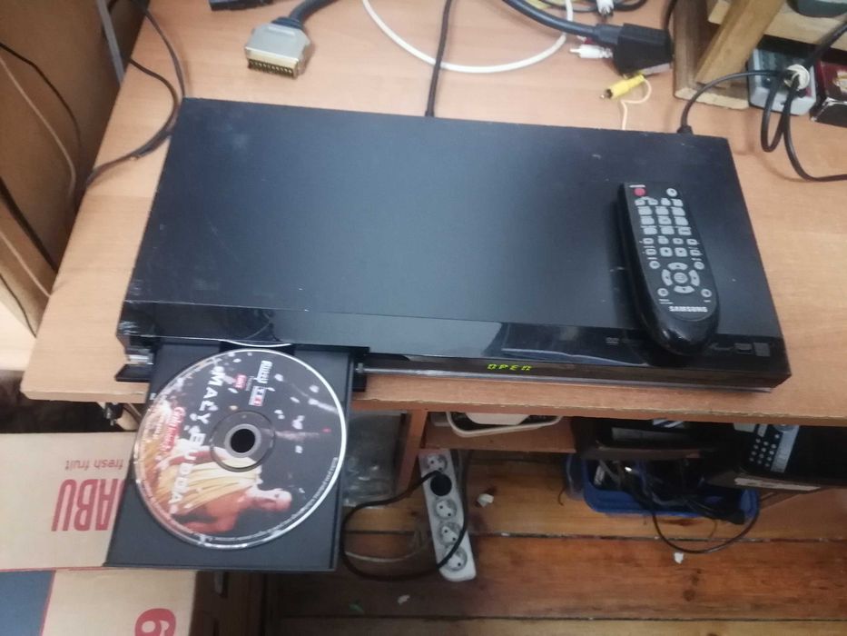 Odtwarzacz CD/DVD Samsung DVD-C550 HDMI pilot