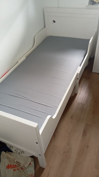 Łóżko Sundvik Ikea rozciągane do wzrostu