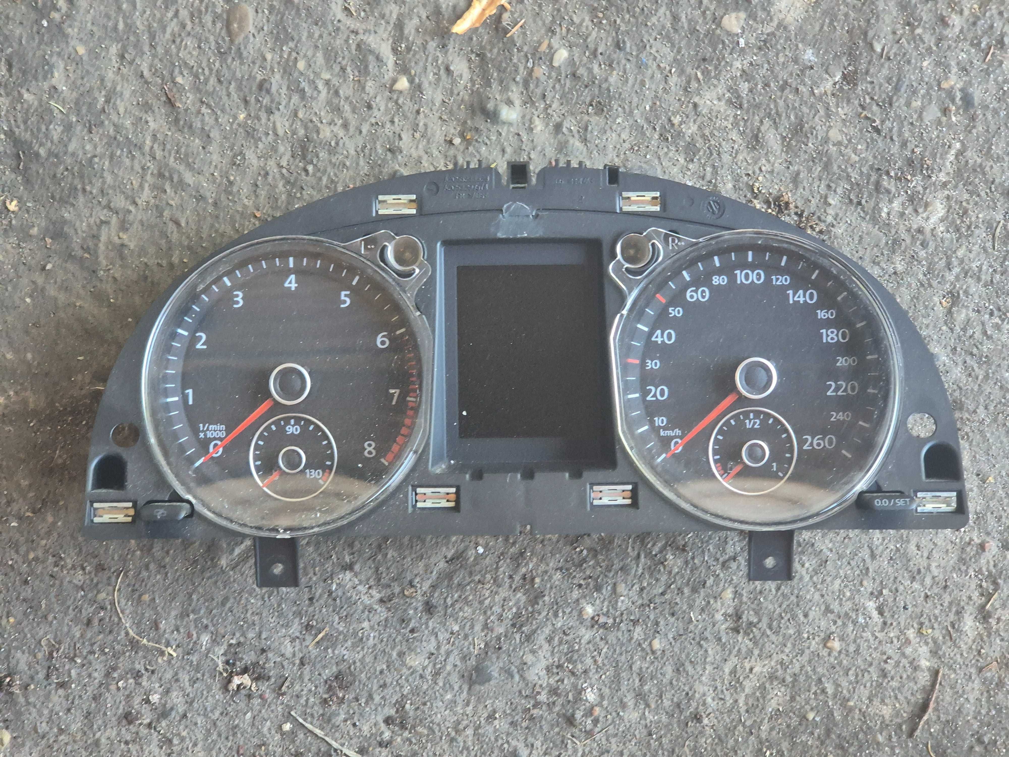 licznik zegar  VW Passat B7 1.8 TSI 3AA920880B