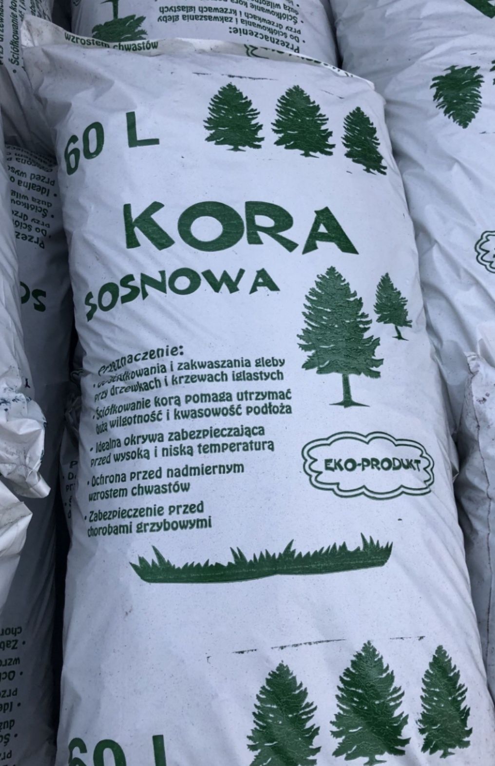 Kora sosnowa Ziemia torf tuje sadzenie