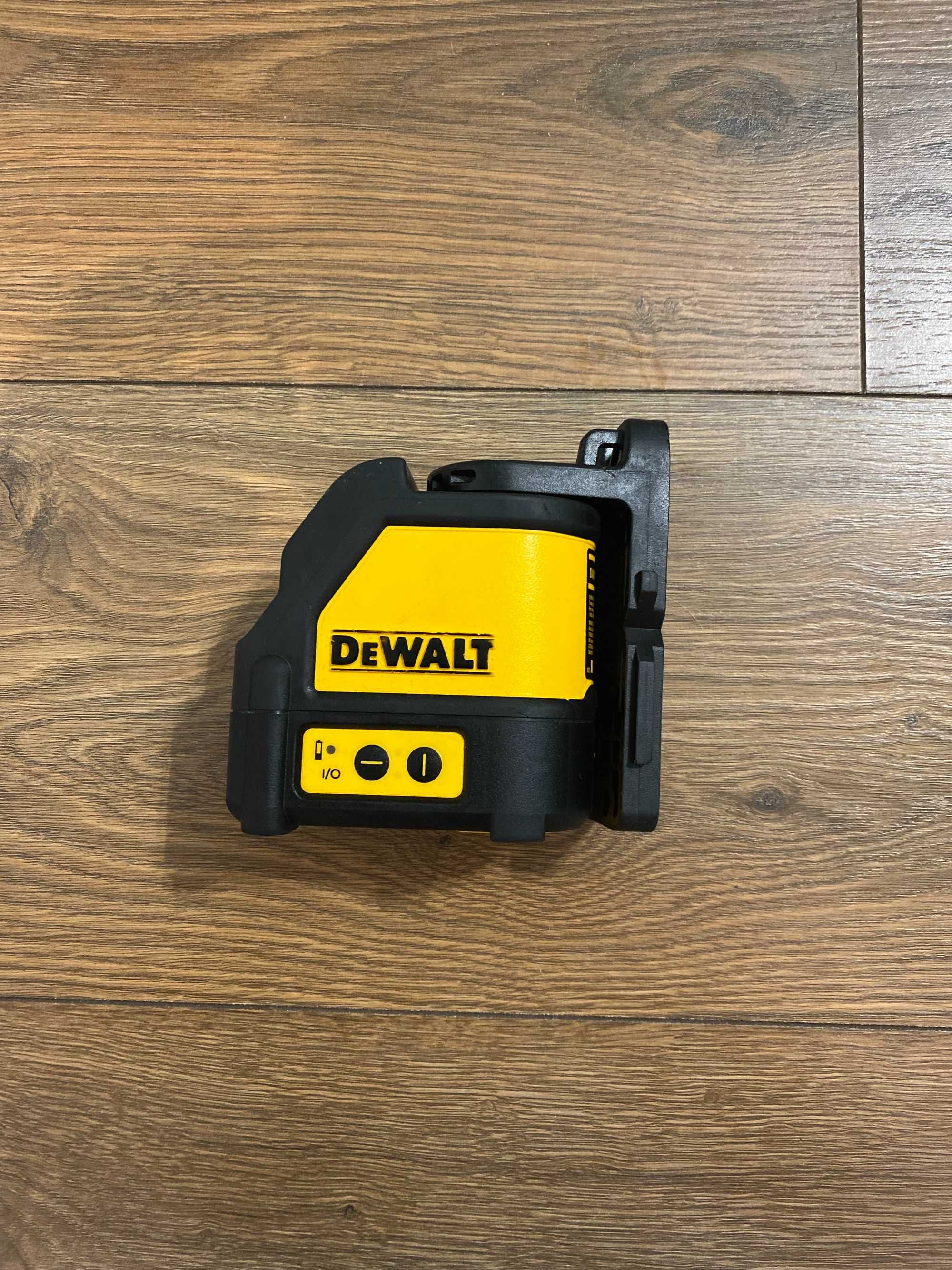 Laser krzyżowy DeWalt DW088 samopoziomujący czerwony 2023 rok