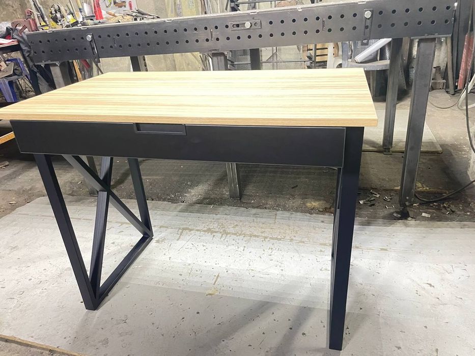 Столы Лофт для офиса и дома