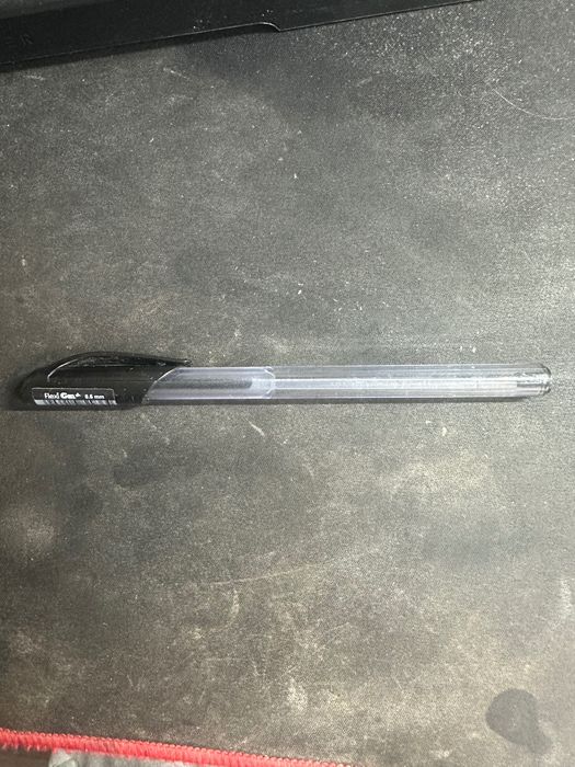 długopis czarny żelowy