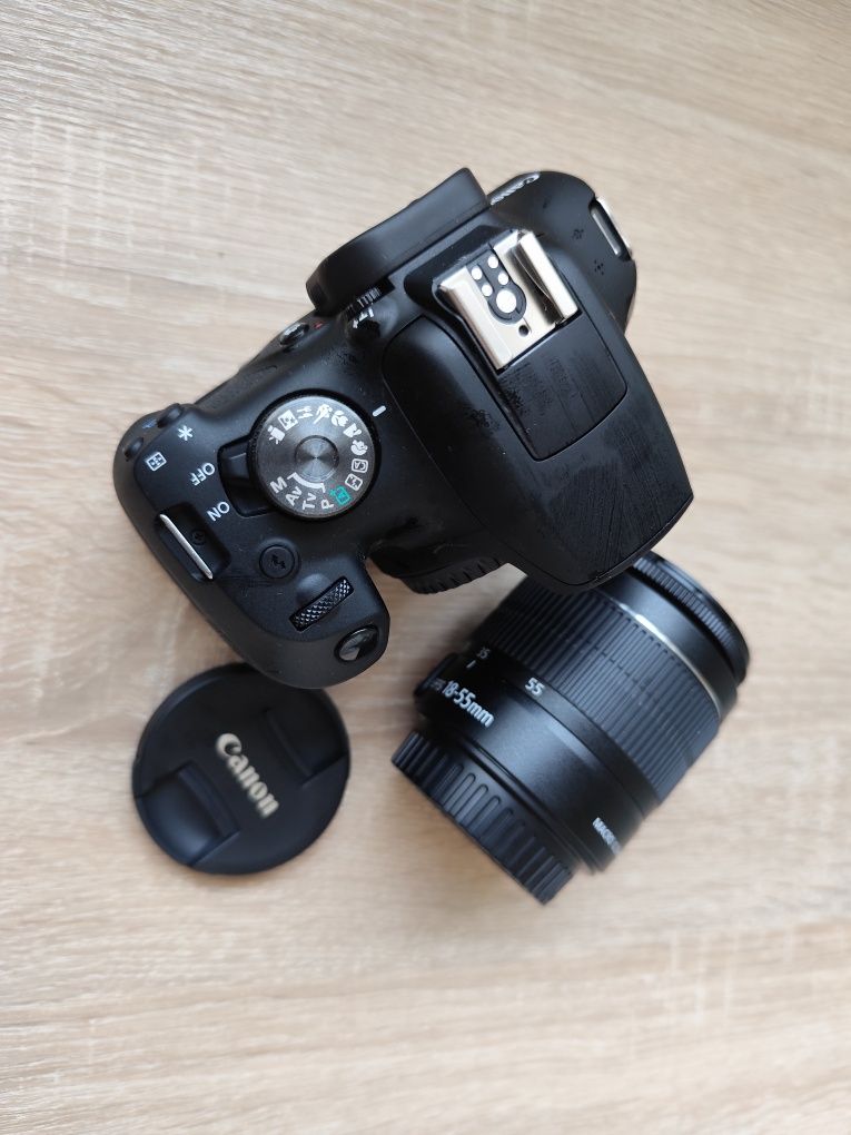 Фотоапарат Canon EOS 2000