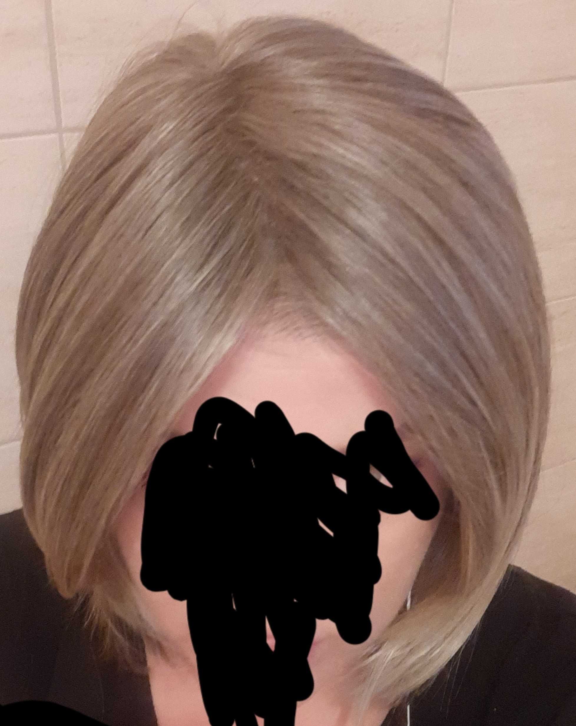 peruka z linią włosów ciemny blond - nowa