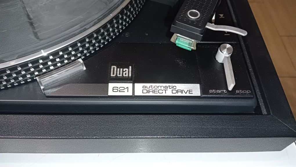 Gramofon dual 621