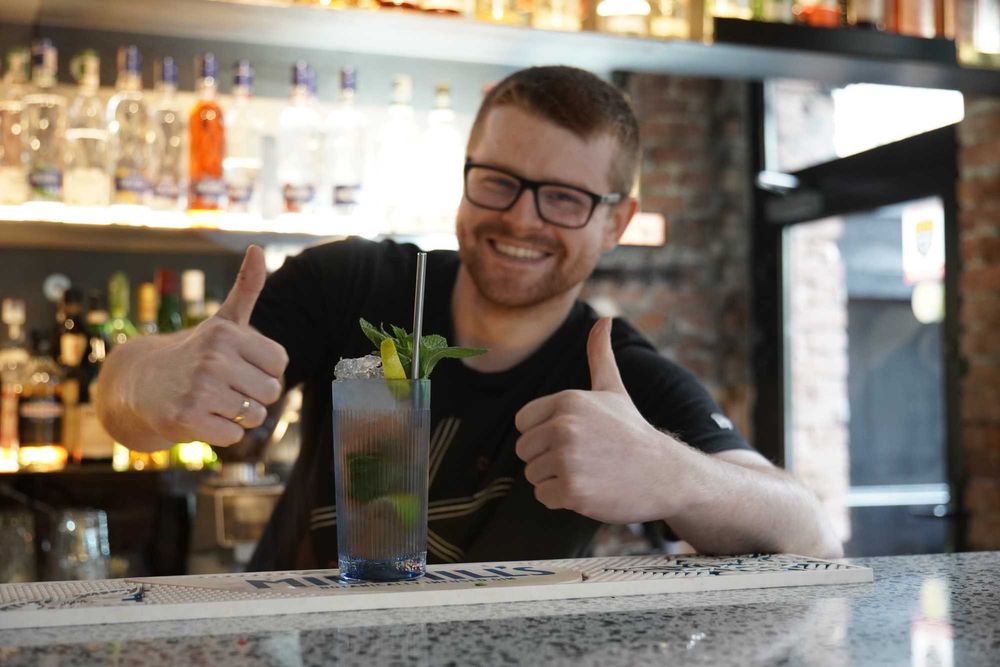 Barman na Twoją imprezę ZA DARMO – w zamian za polecenia i reklamę!