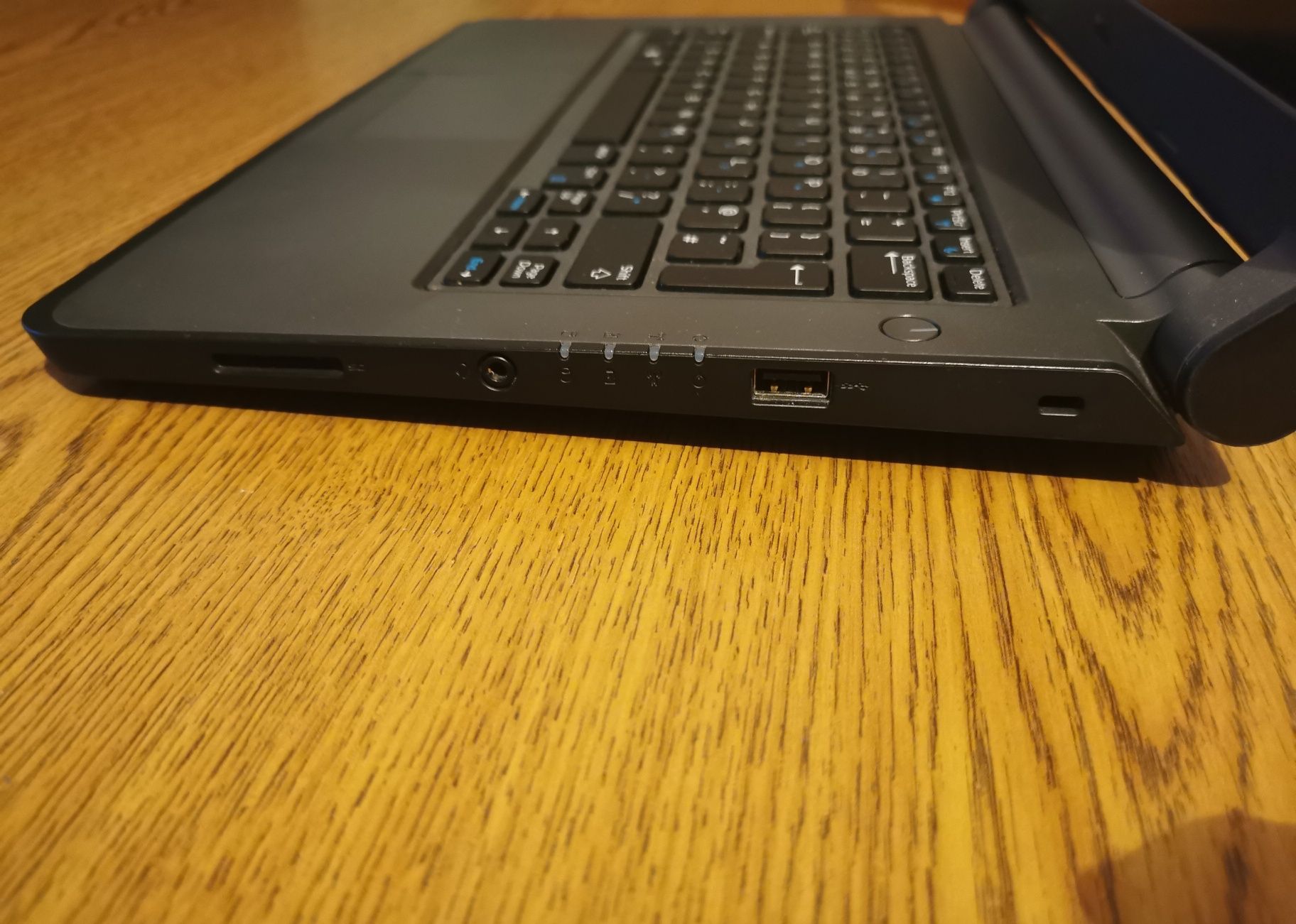 Dell Latitude E3350 jak nowy 13 cali