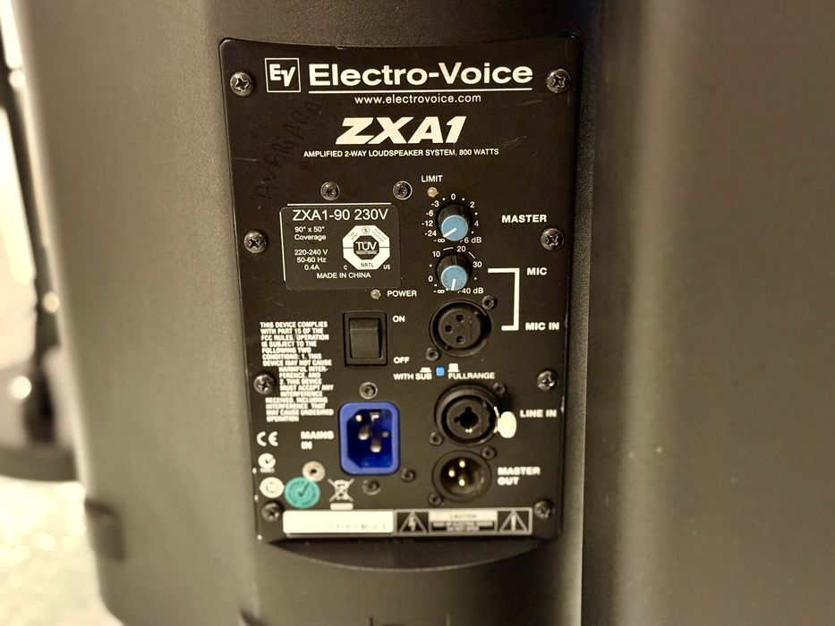 Colunas Amplificadas EV ZXA1