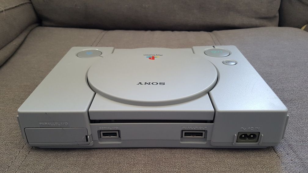 Playstation, SCPH-7002