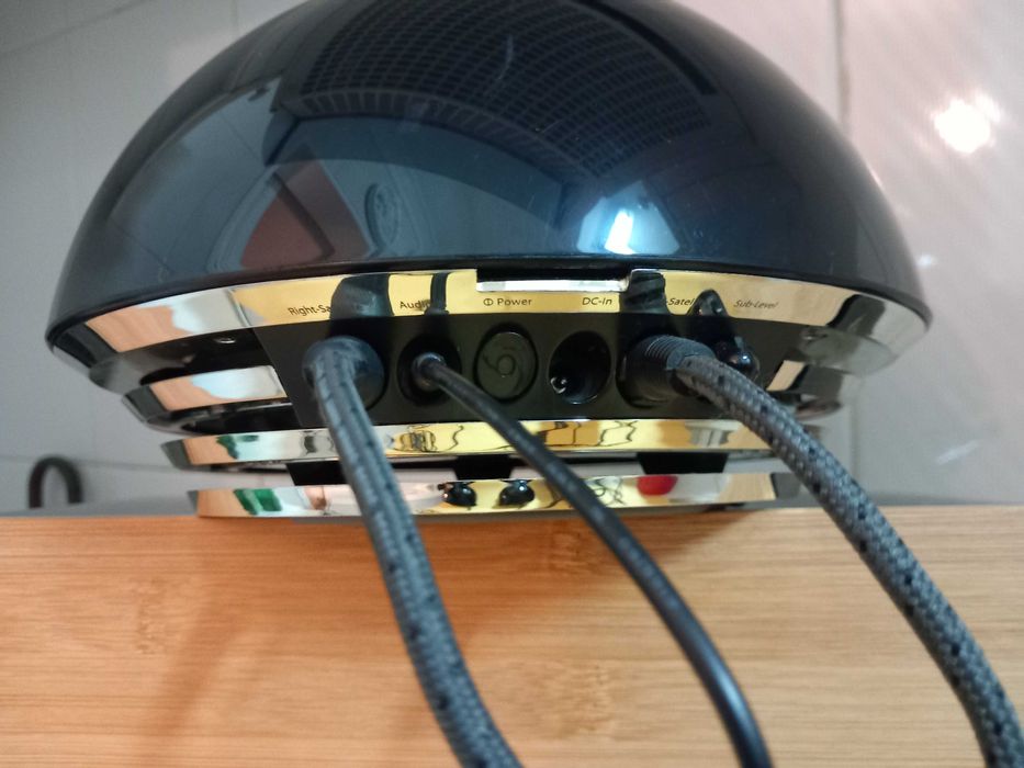 Coluna de SOM Marca JBL --- como NOVA