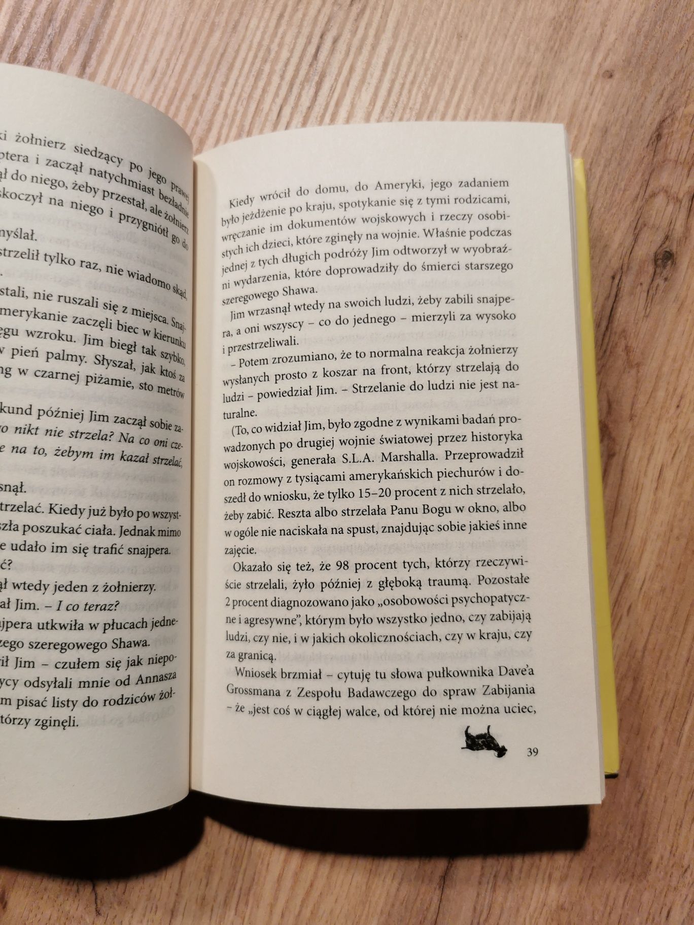 Jon Ronson - Człowiek który gapił się na kozy - Książka, powieść.