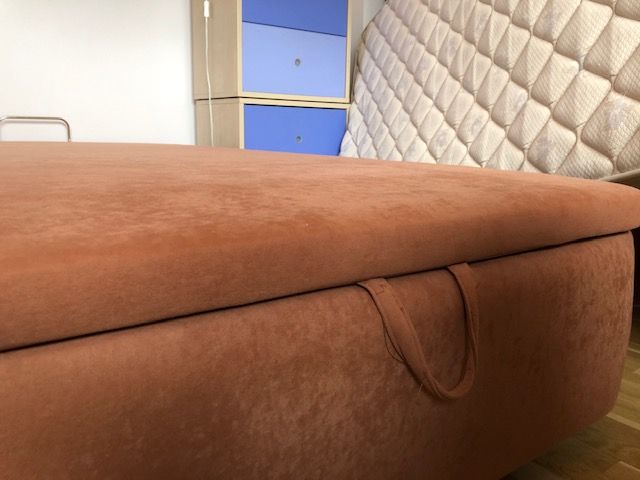 Quarto adolescente rapaz