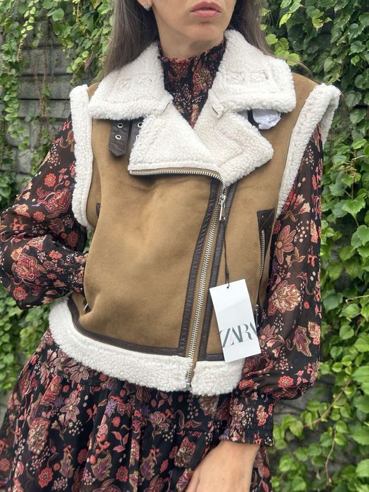 Знижка Скорочений жилет Zara з хутром Оригінал