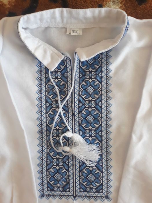 Продається вишиванка