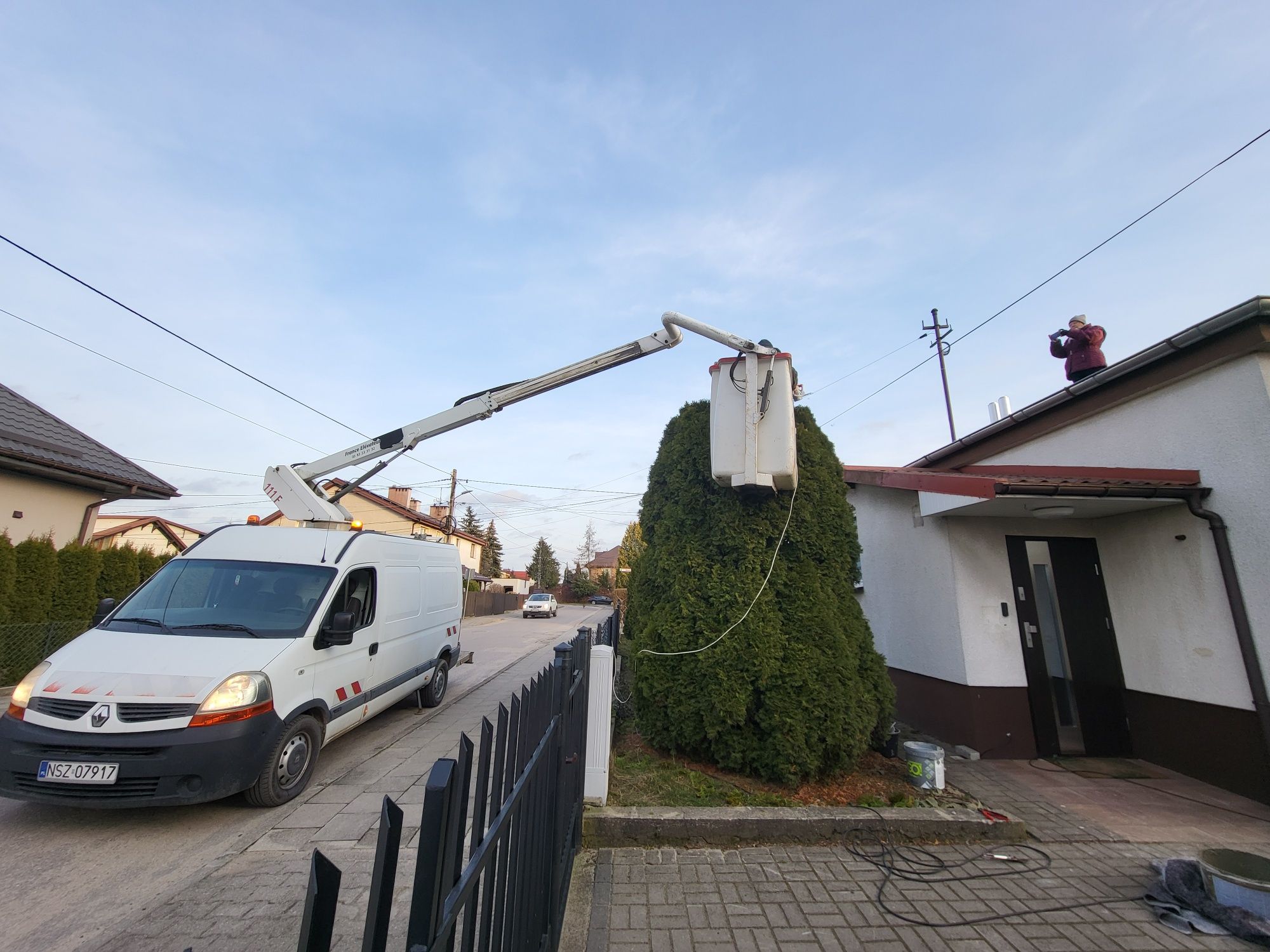 Podnosnik koszowy na Masterze.