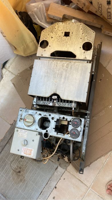 Vende se caldeira a funcionar