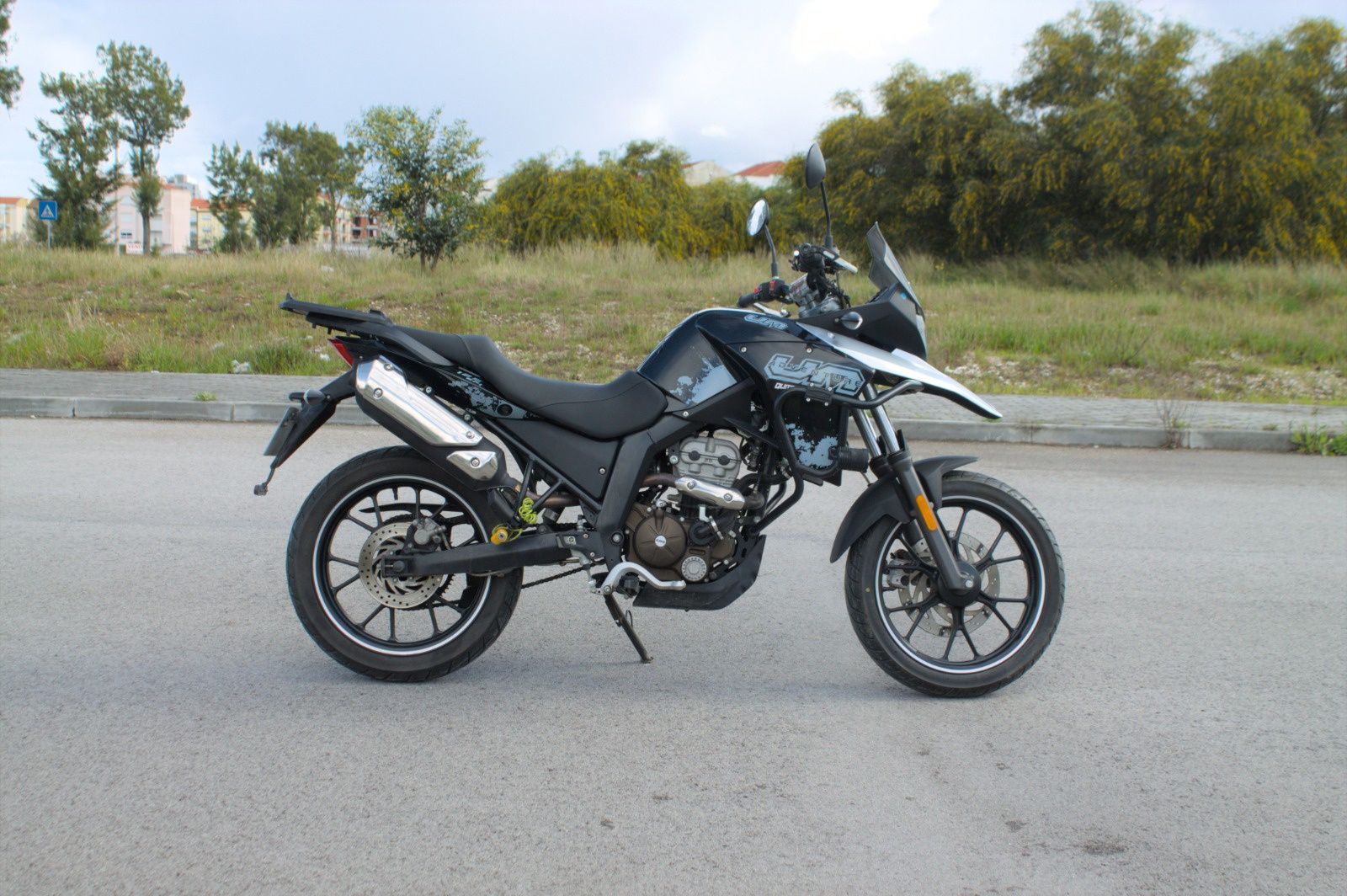 Moto Um DSR Adventure 125