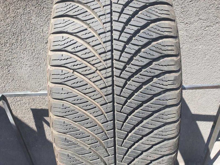 205/55R17 Goodyear Vector 4Seasons GEN-2 opona całoroczna 7,0mm P702
