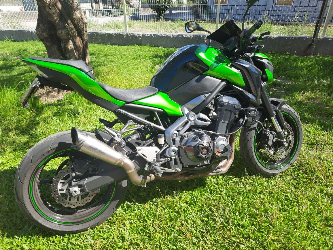Kawasaki Z900 supernaked