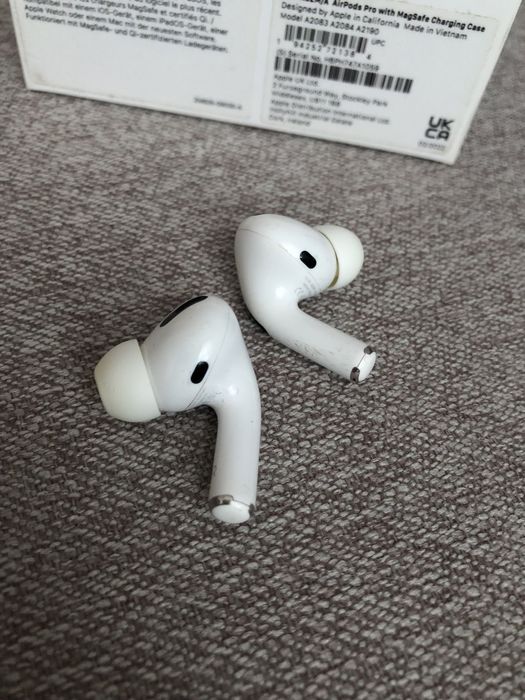 AirPods Pro 1 gen + case ESR (opis)